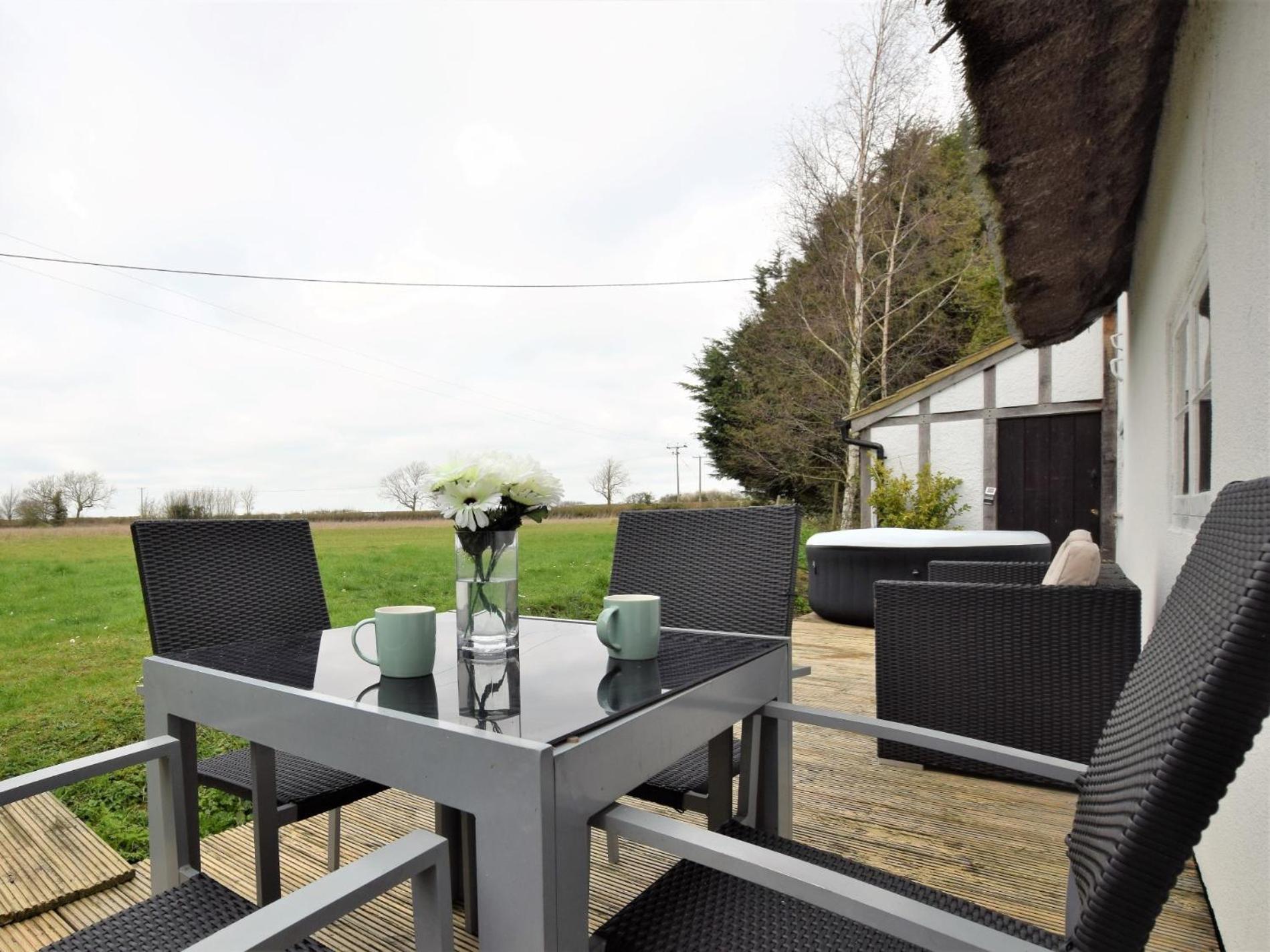 2 Bed In St Neots 62322 Villa Wyboston Exterior photo